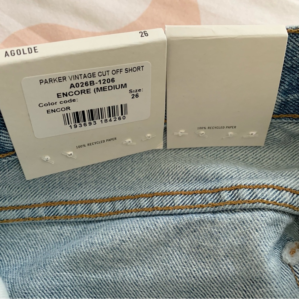 🌜NEW AGOLDE Parker Vintage Cut Off Short in Encore - Picture 6 of 9